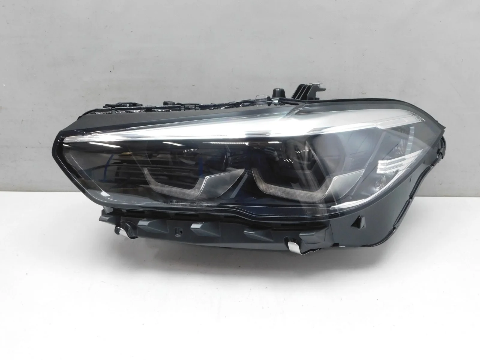 Фара левая BMW X5