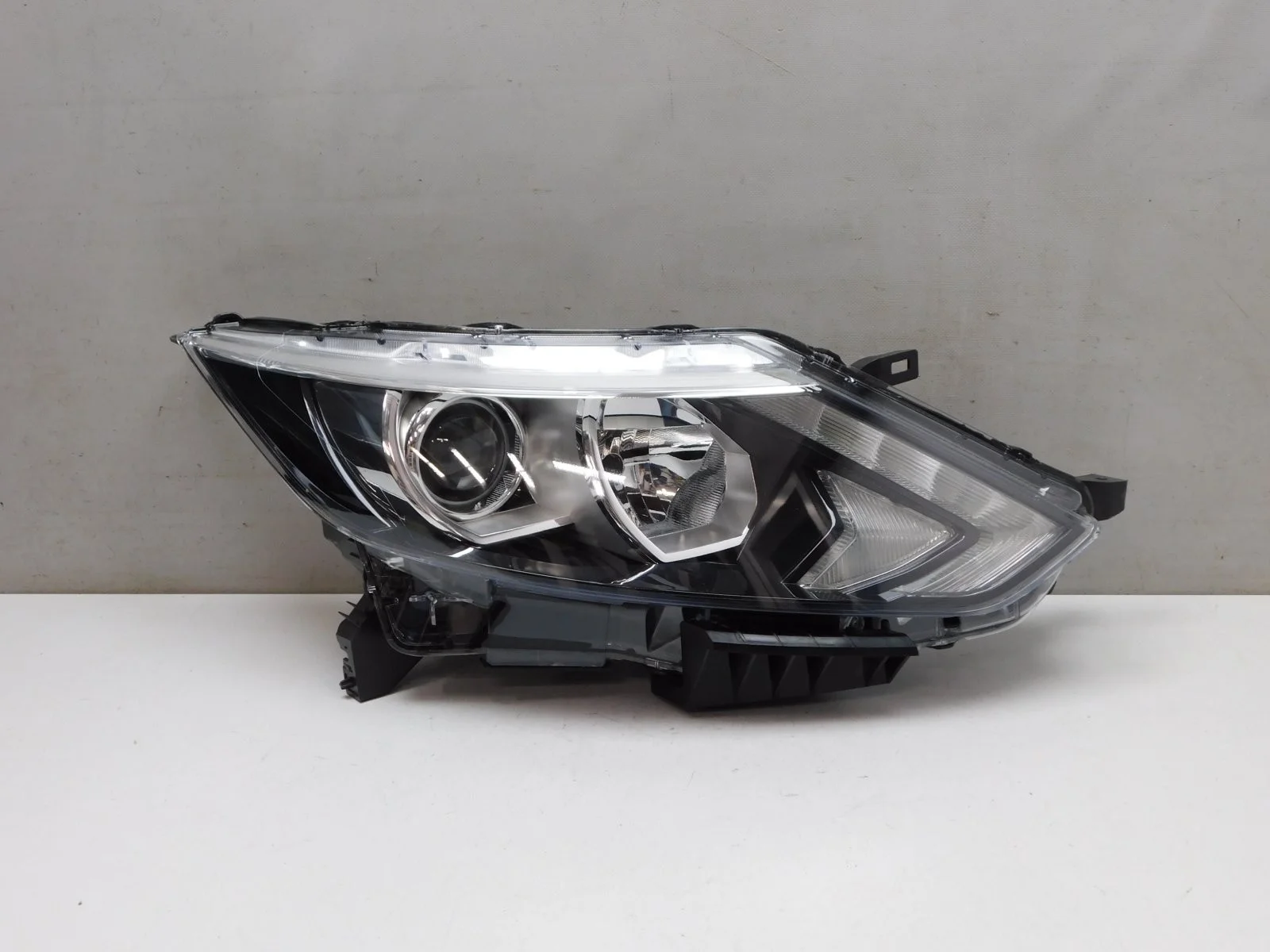 Фара правая Nissan Qashqai