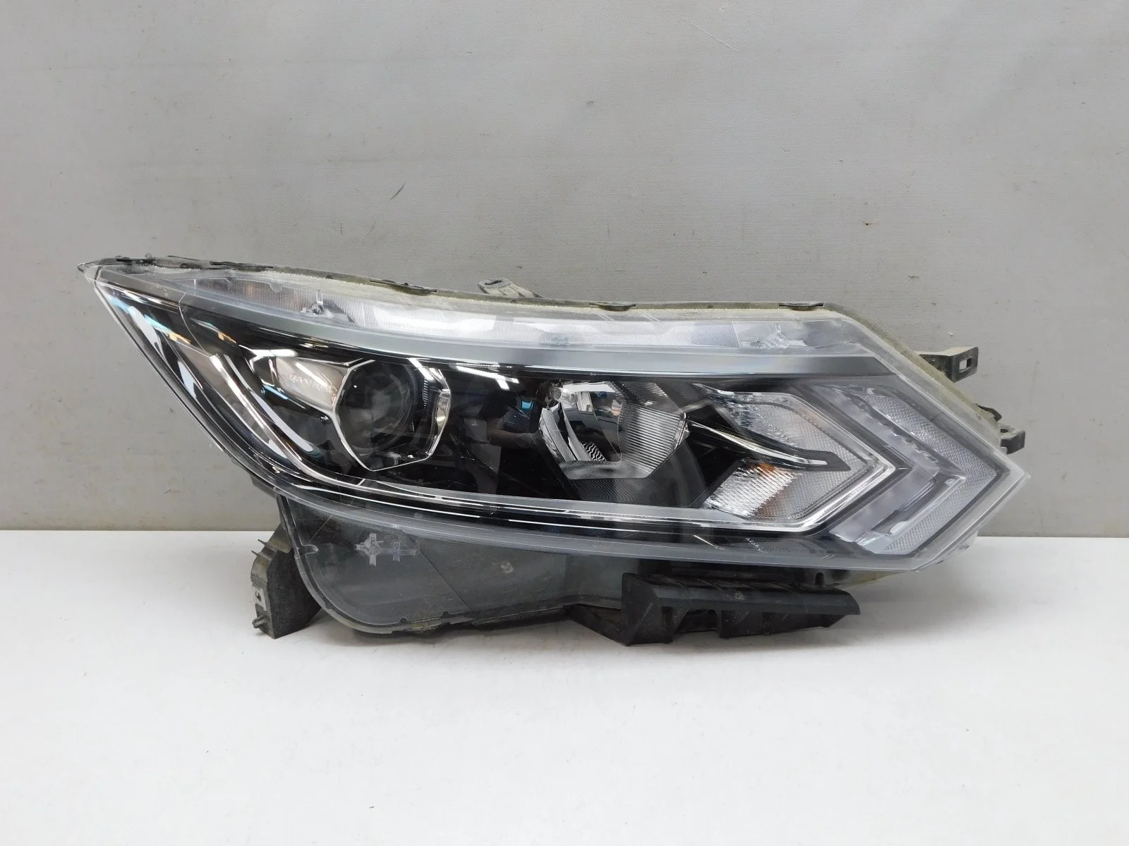 Фара правая Nissan Qashqai