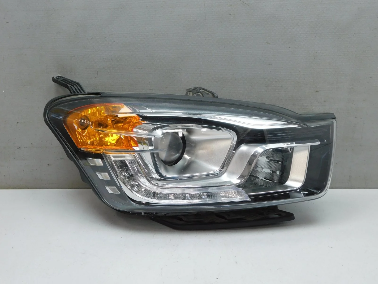 Фара правая SsangYong Actyon/Korando