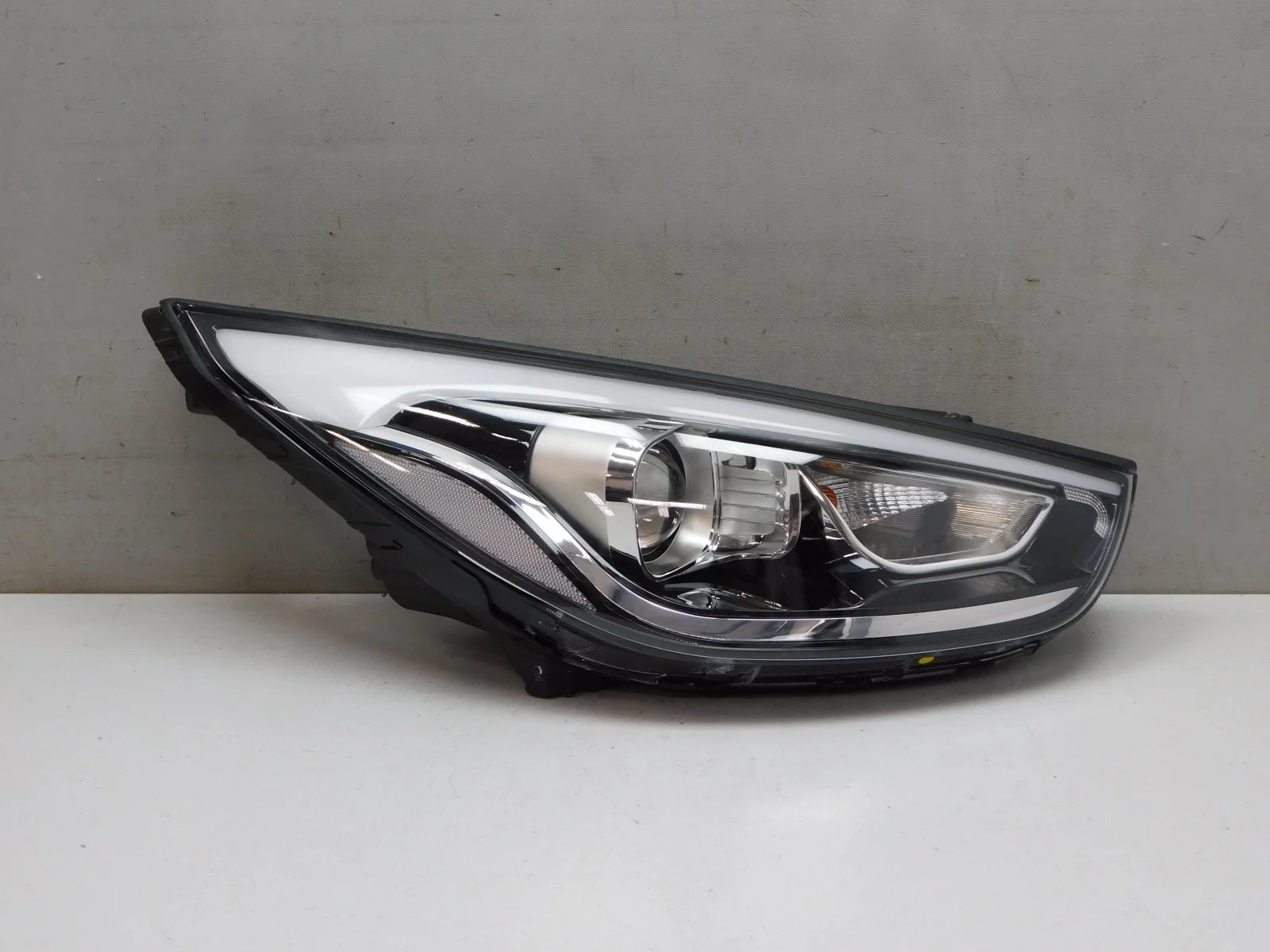 Фара правая Hyundai ix35