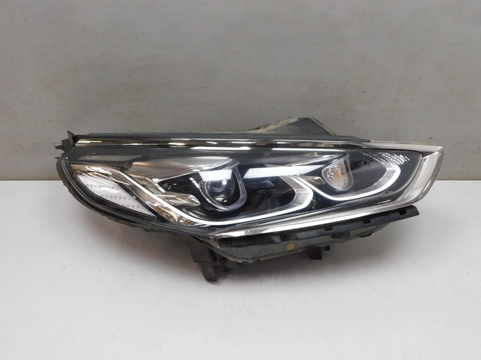Фара правая Hyundai Sonata
