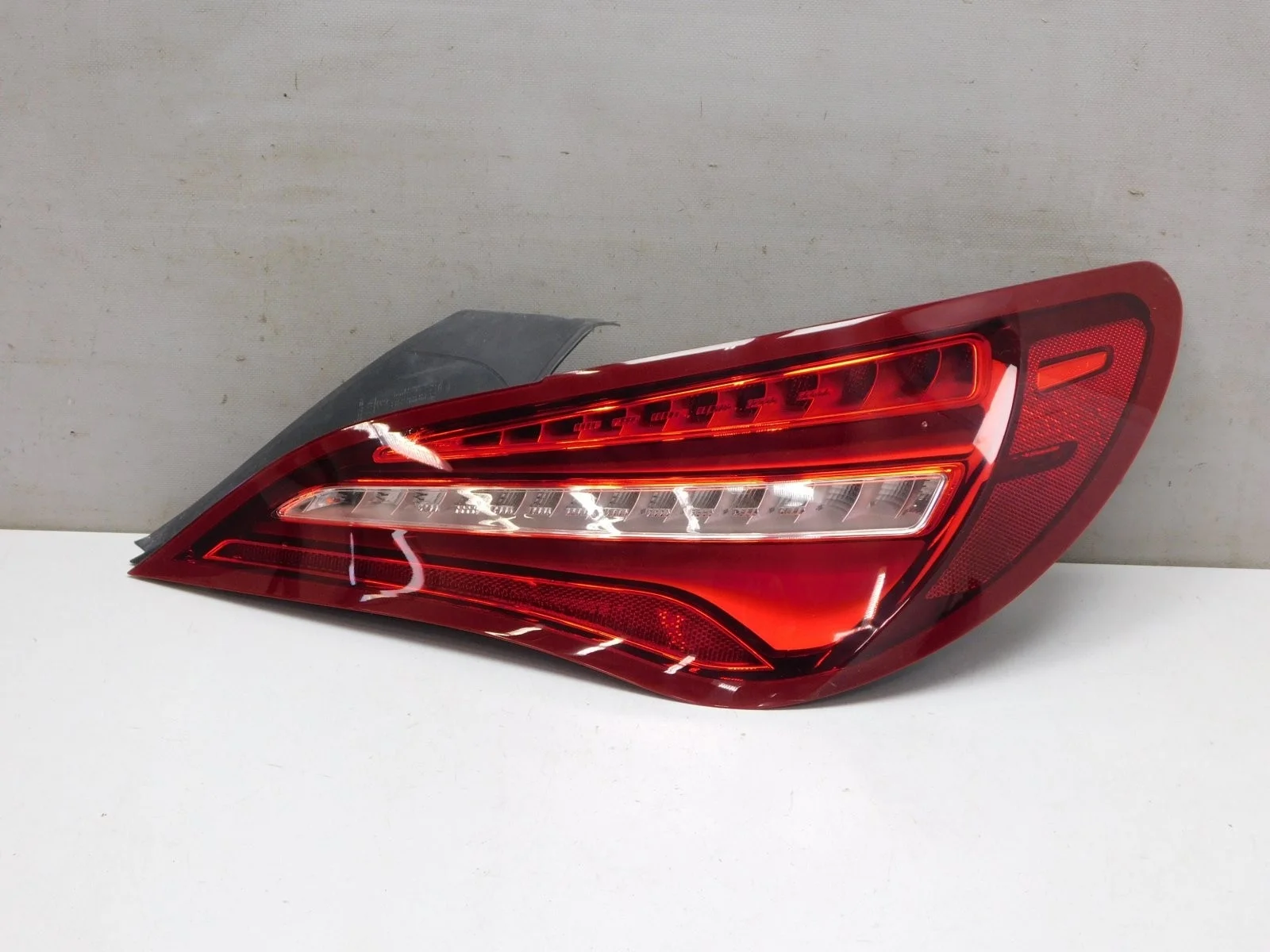 Фонарь задний правый Mercedes-Benz CLA-Class