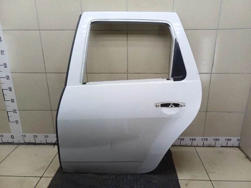 Дверь задняя левая Renault Duster