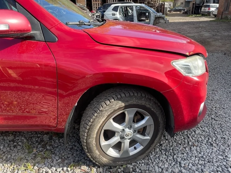 Крыло переднее правое Toyota RAV4