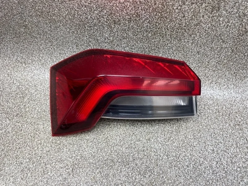 Фонарь задний левый Skoda Rapid