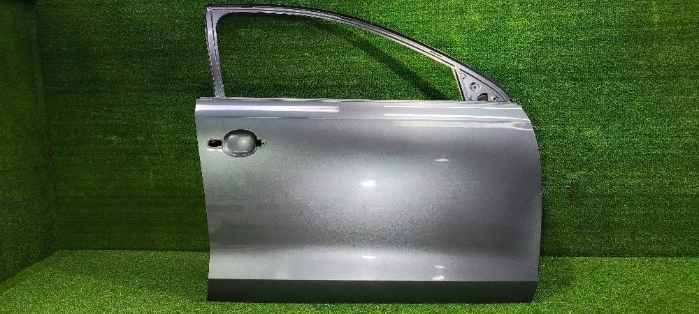 Дверь передняя правая Volkswagen Jetta