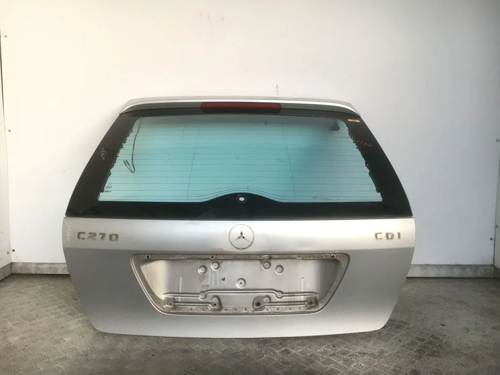 Дверь багажника Mercedes-Benz C-Class
