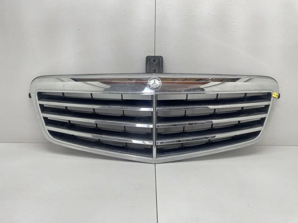 Решетка радиатора Mercedes-Benz E-Class