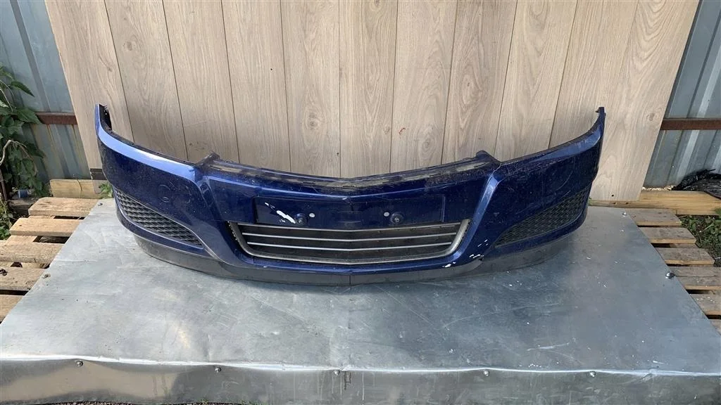 Бампер передний Opel Astra H/Astra Family H