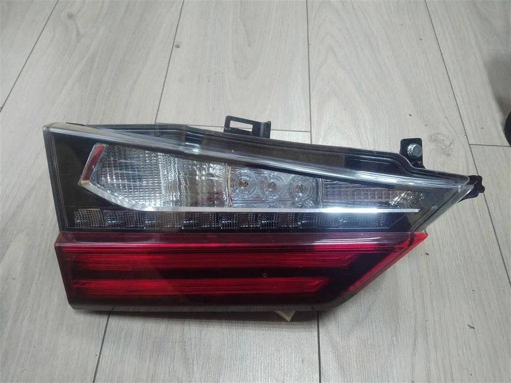 Фонарь задний внутренний левый Lexus RX200t/RX300/RX350/RX350L/RX450h/RX450hL