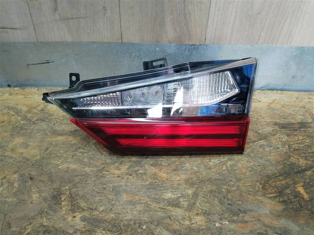 Фонарь задний внутренний правый Lexus RX200t/RX300/RX350/RX350L/RX450h/RX450hL