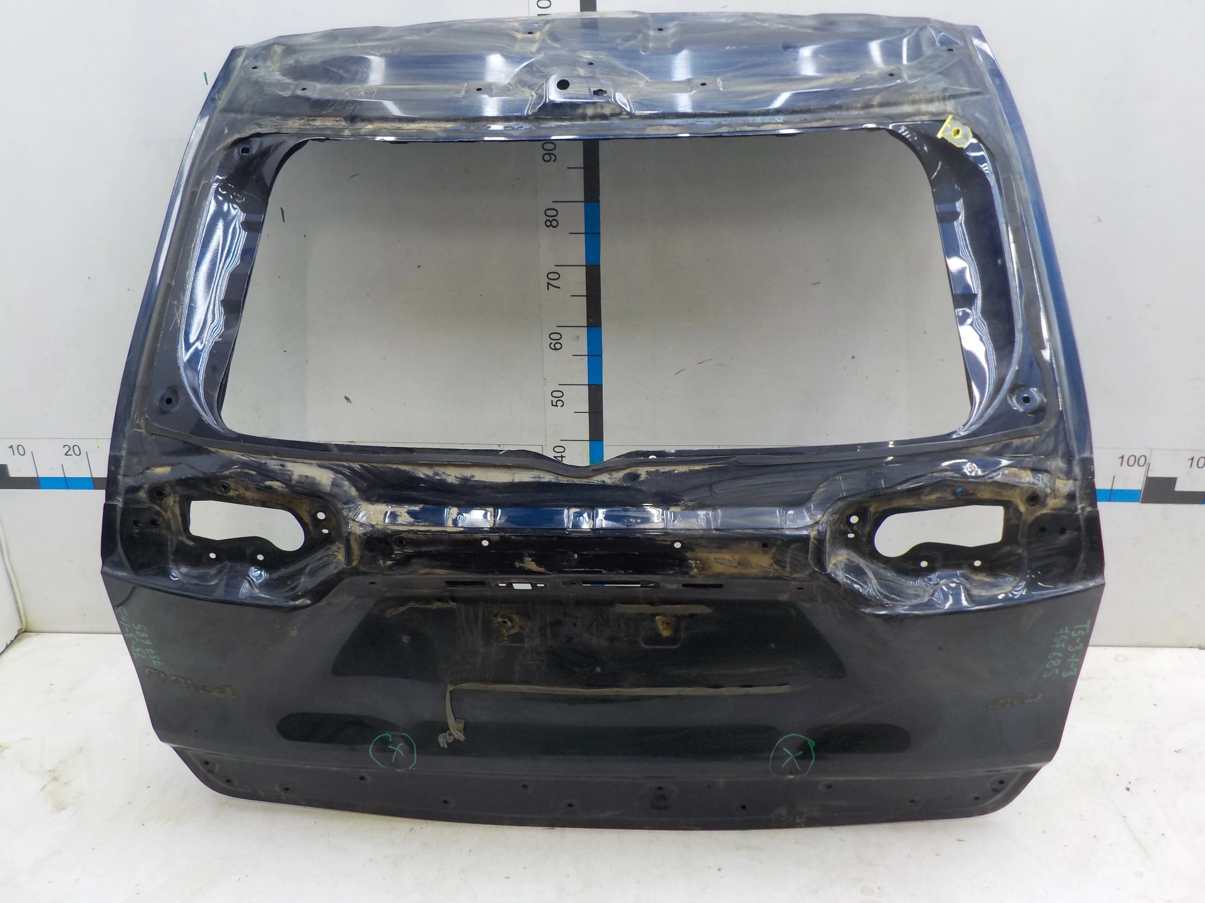 Дверь багажника Toyota RAV4