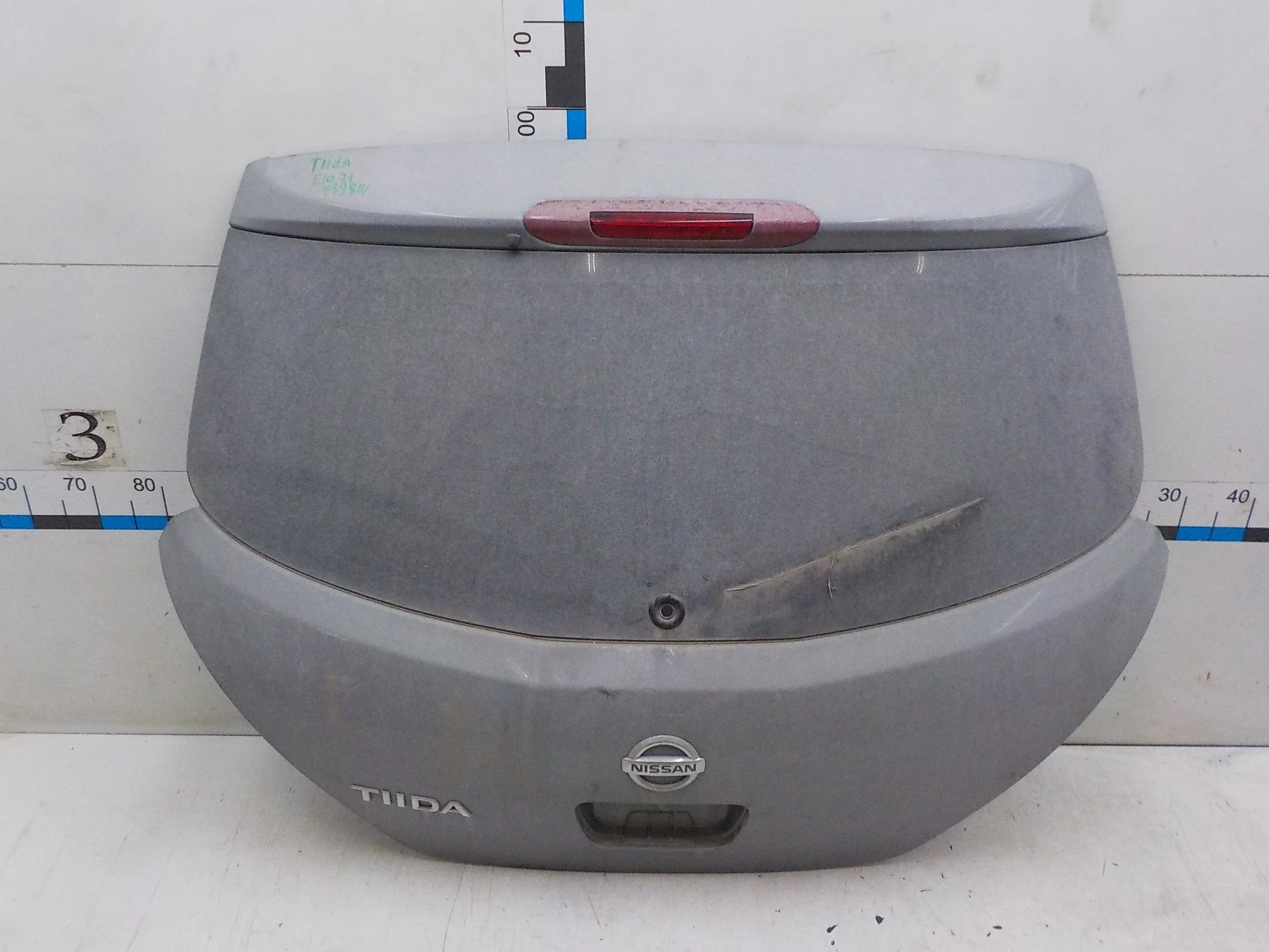Дверь багажника Nissan Tiida