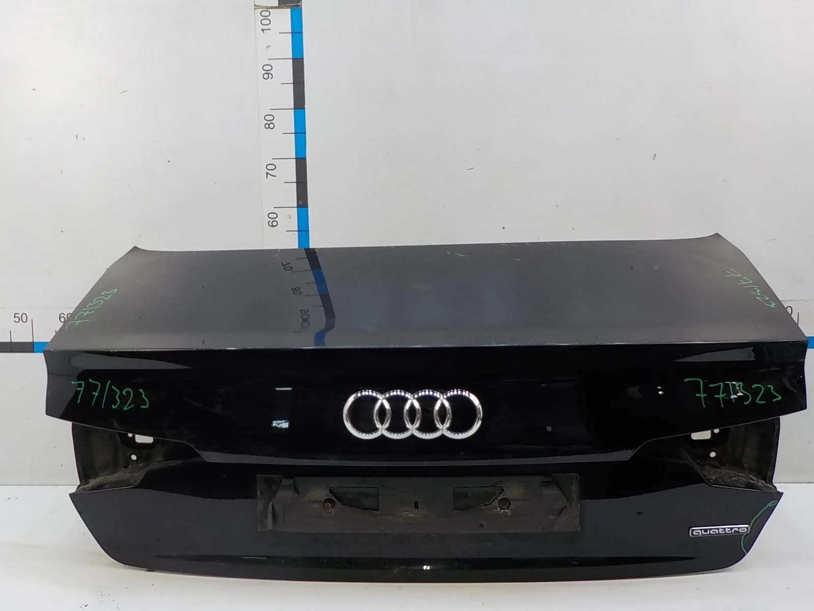 Крышка багажника Audi A4/RS4
