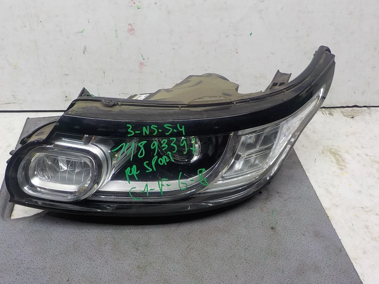 Фара левая Land Rover Range Rover Sport
