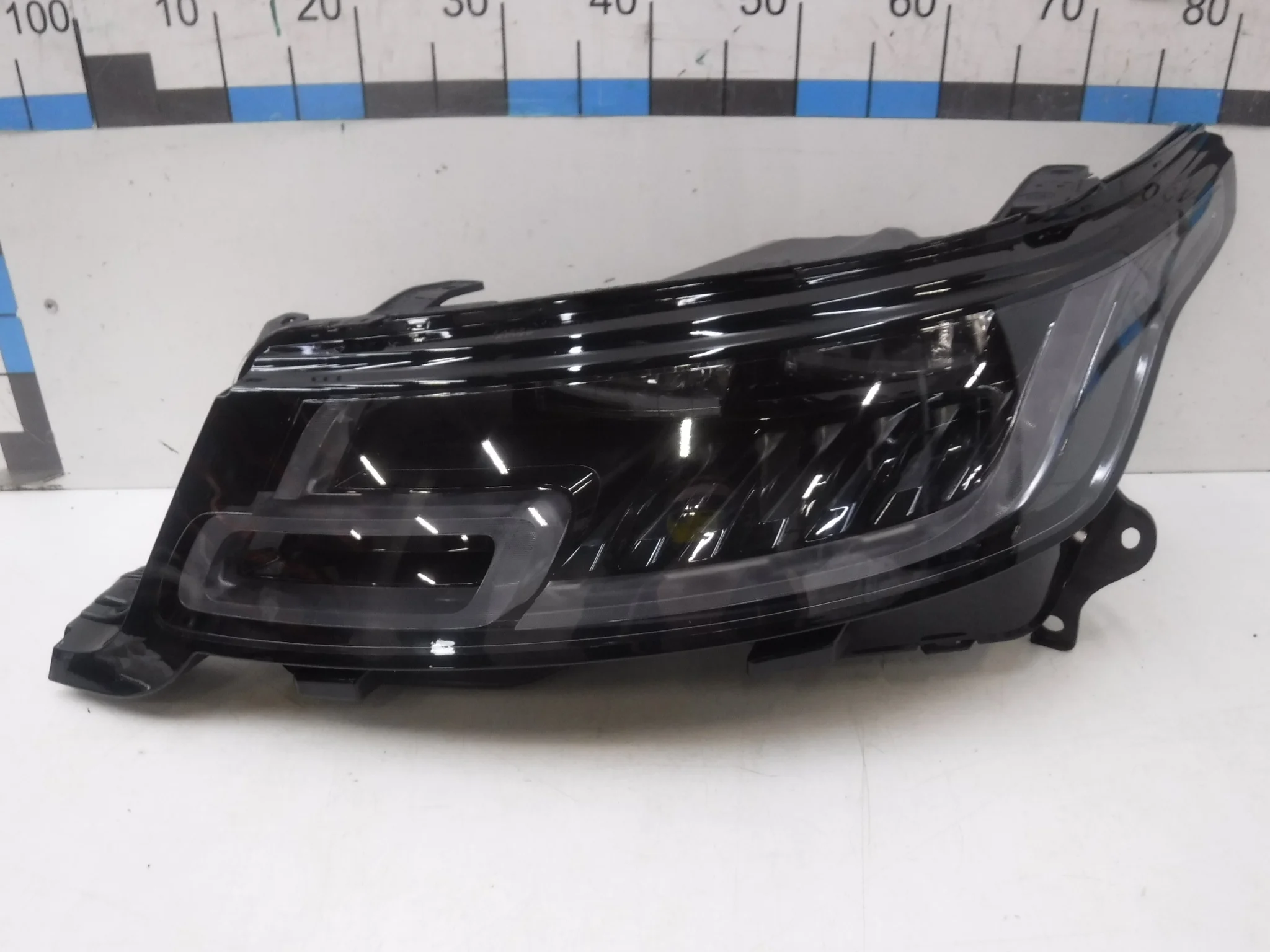 Фара левая Land Rover Range Rover Sport