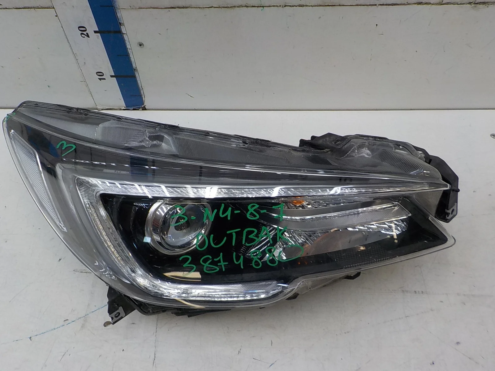 Фара правая Subaru Outback
