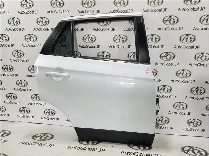 Дверь задняя правая Suzuki SX4