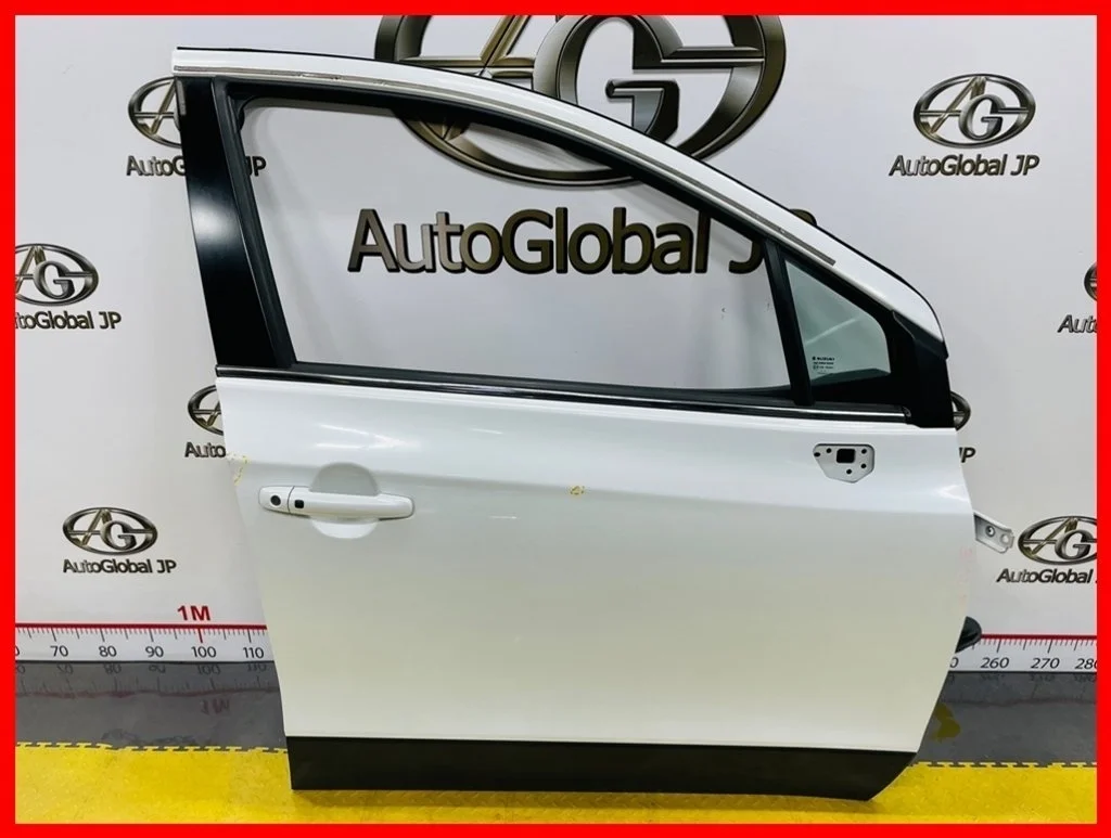 Дверь передняя правая Suzuki SX4