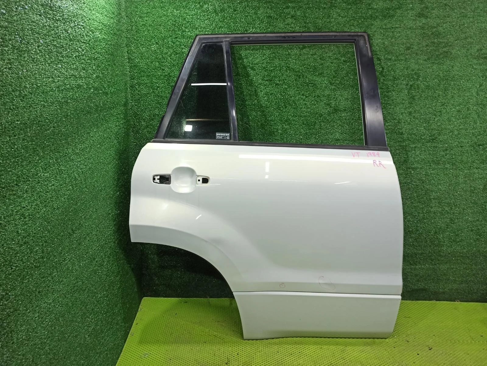 Дверь задняя правая Suzuki Escudo