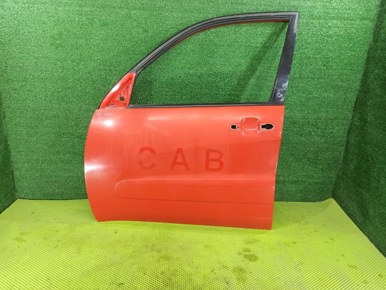 Дверь передняя левая Toyota RAV4