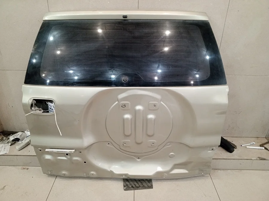 Дверь багажника Toyota RAV4