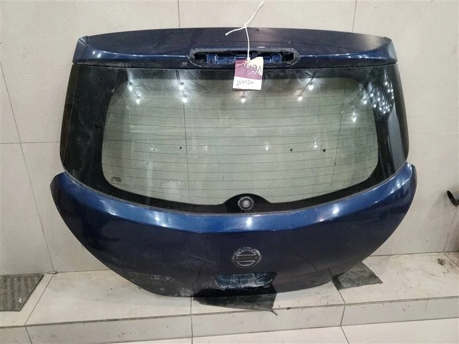 Дверь багажника Nissan Tiida