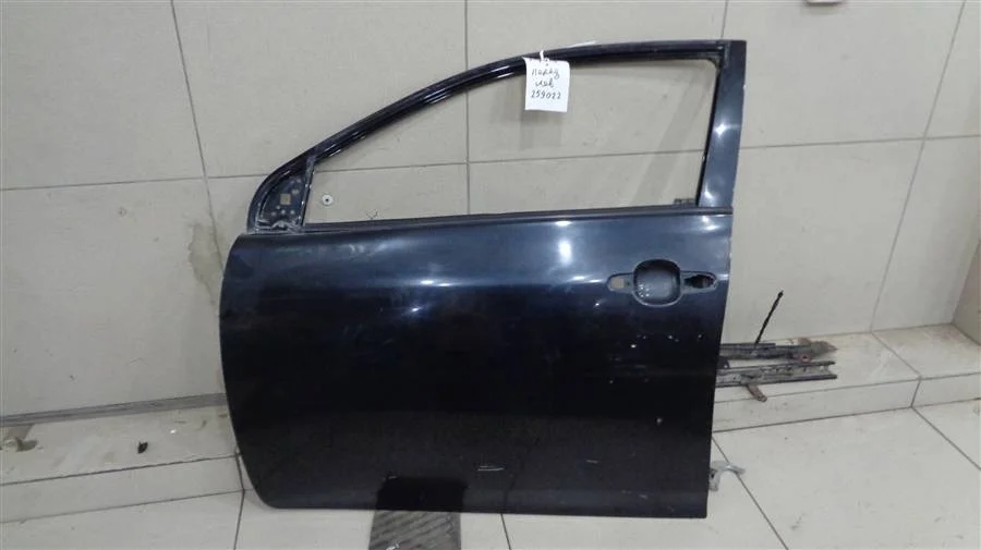 Дверь передняя левая Toyota Corolla