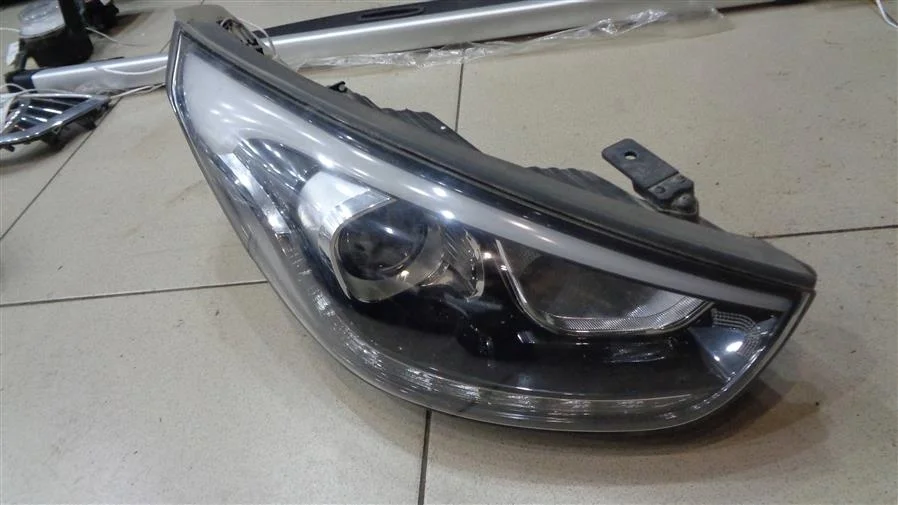 Фара правая Hyundai ix35