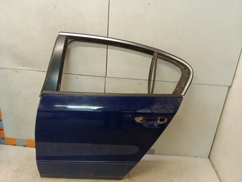 Дверь задняя левая Volkswagen Passat