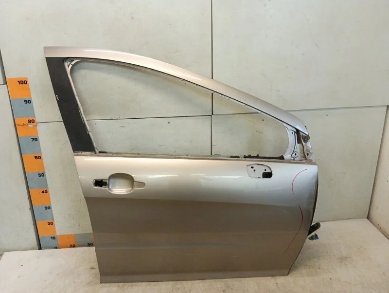 Дверь передняя правая Peugeot 408