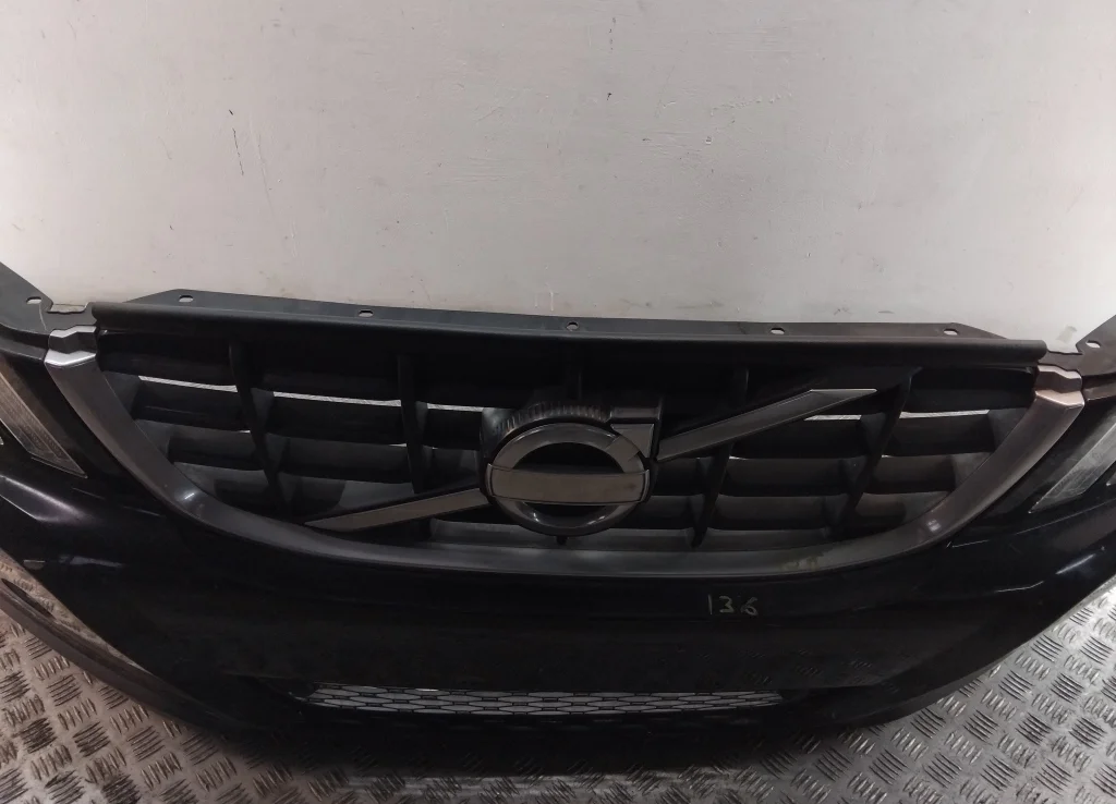 Решетка радиатора Volvo XC60