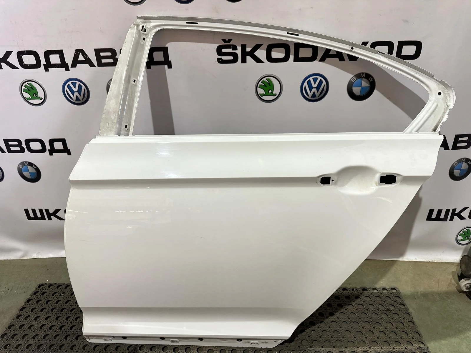 Дверь задняя левая Volkswagen Passat