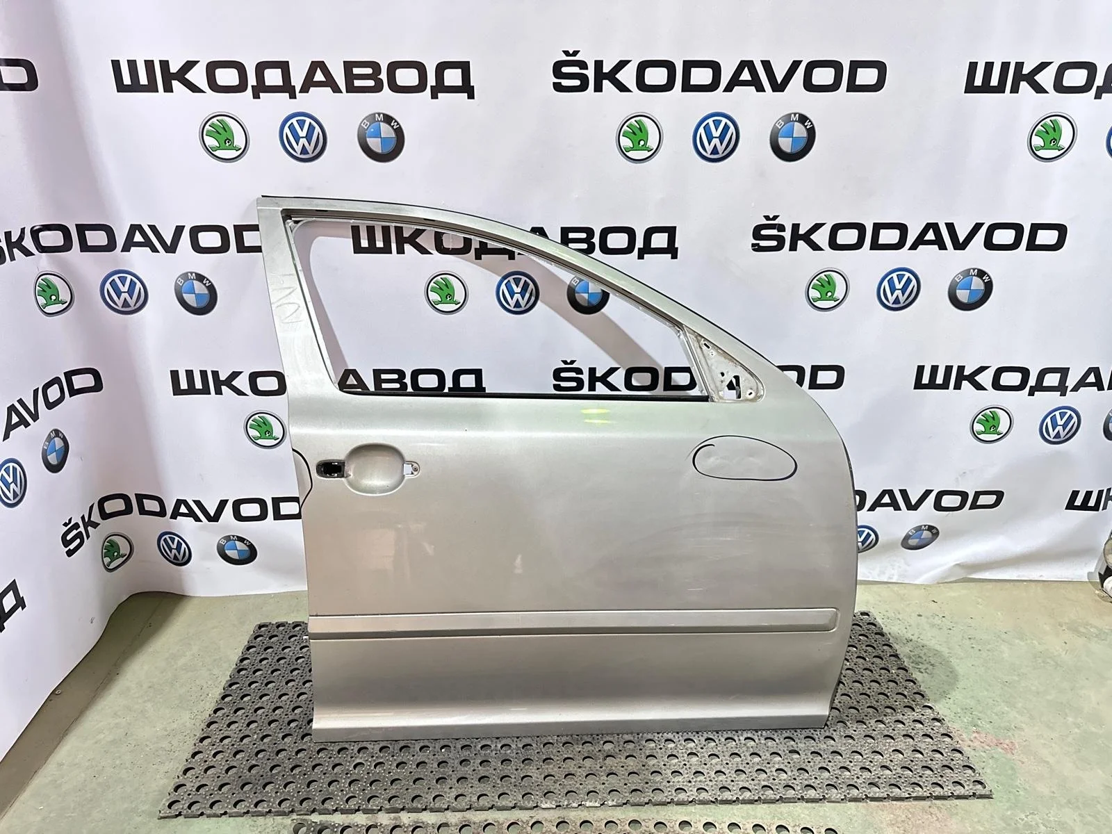 Дверь передняя правая Skoda Octavia