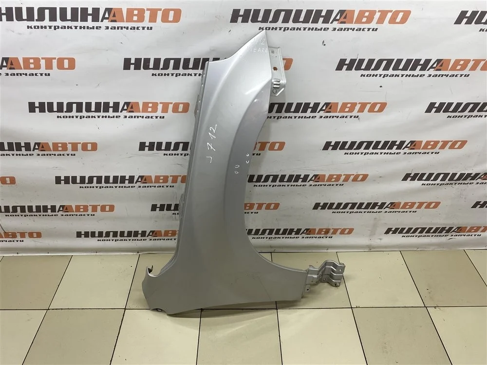 Крыло переднее правое Suzuki Grand Vitara
