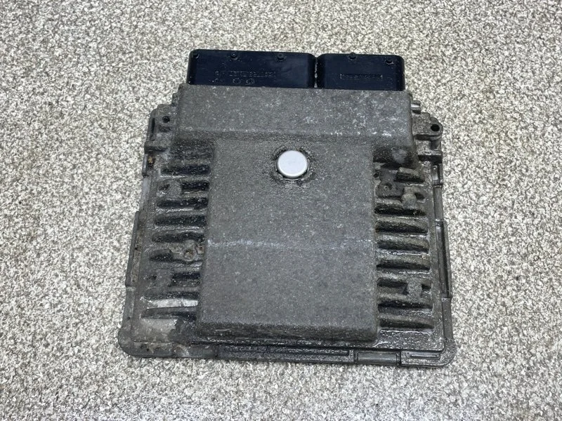 Блок управления двигателем Skoda Yeti 2010 03F906070M 1.2 CBZB MT