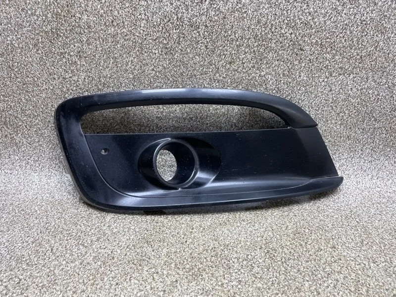 Накладка противотуманной фары Kia Ceed 2017 86564A2610 1.6 G4FG AT, передняя правая