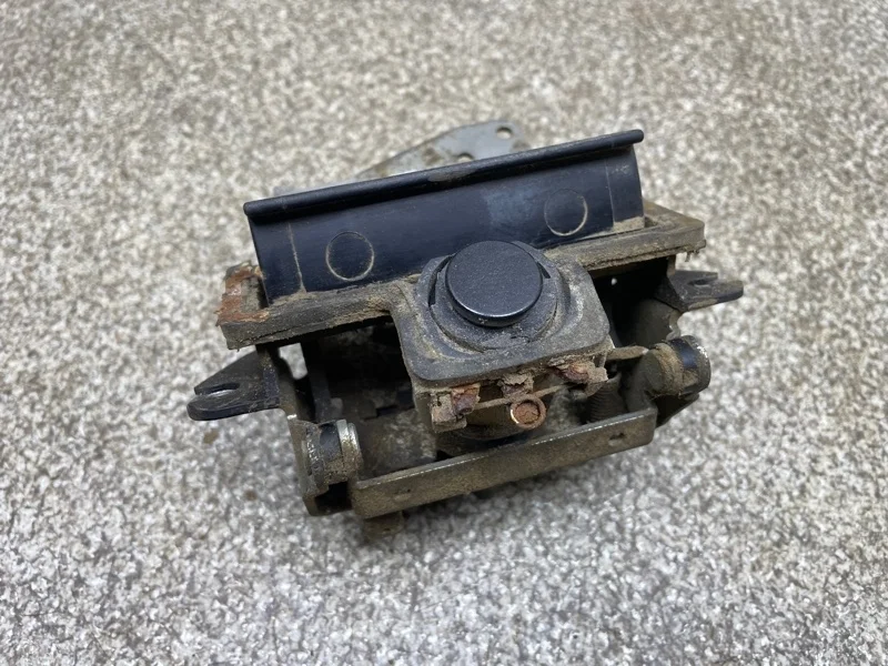 Ручка открывания багажника Skoda Octavia 2007 1U0827565A 1.4 BCA MT