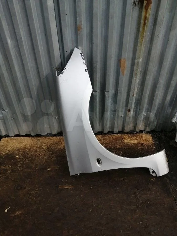 Крыло переднее правое Peugeot 307 (2000-2012)