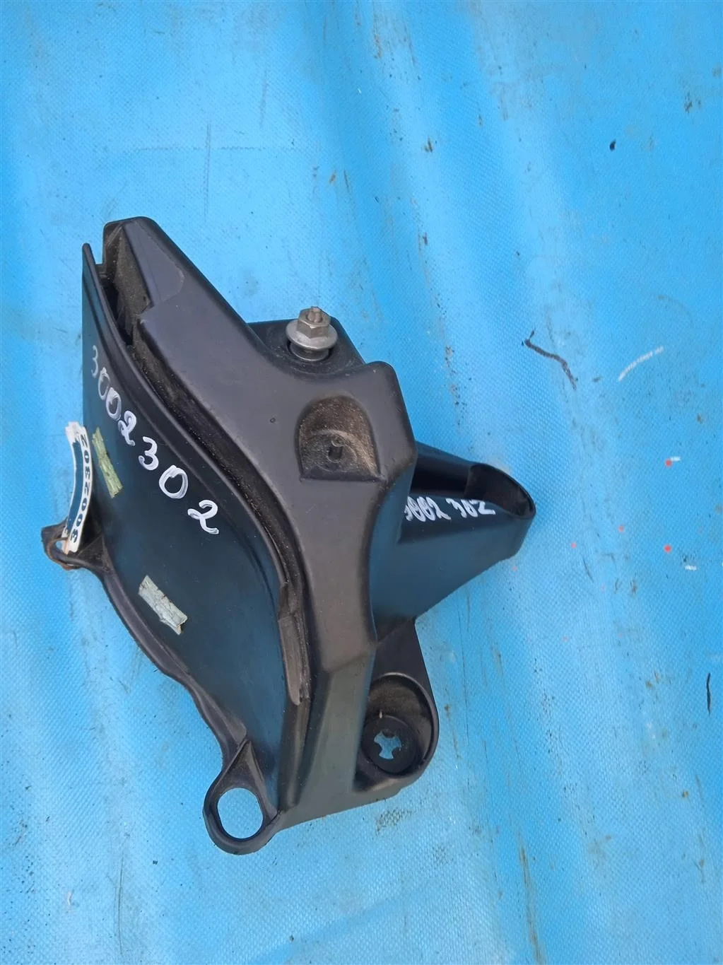 Кронштейн заднего бампера Peugeot  3008(2016>)