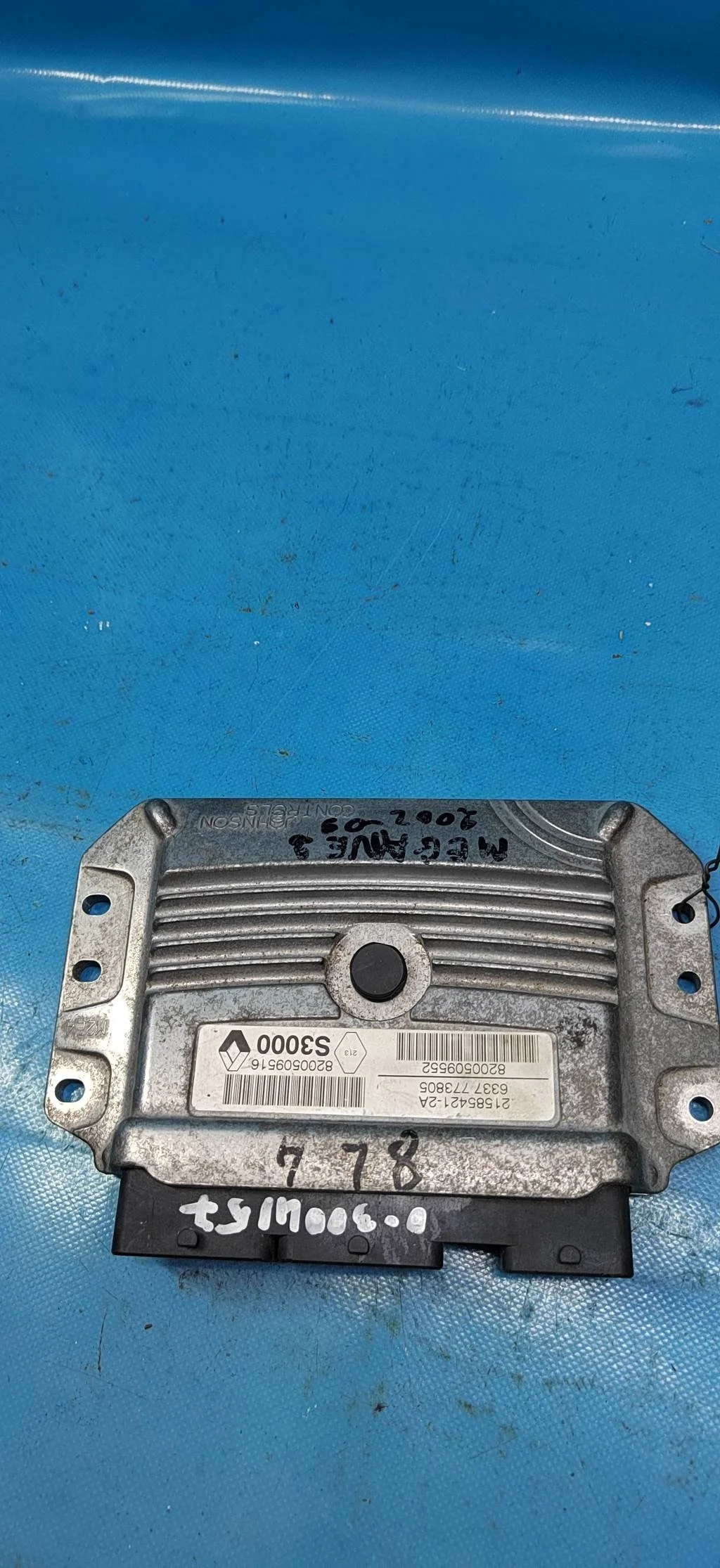 Блок управления  двигателя Renault Megane II (200