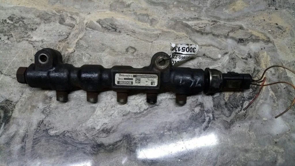 Топливная рейка (рампа) Peugeot 307 (2000-2012)