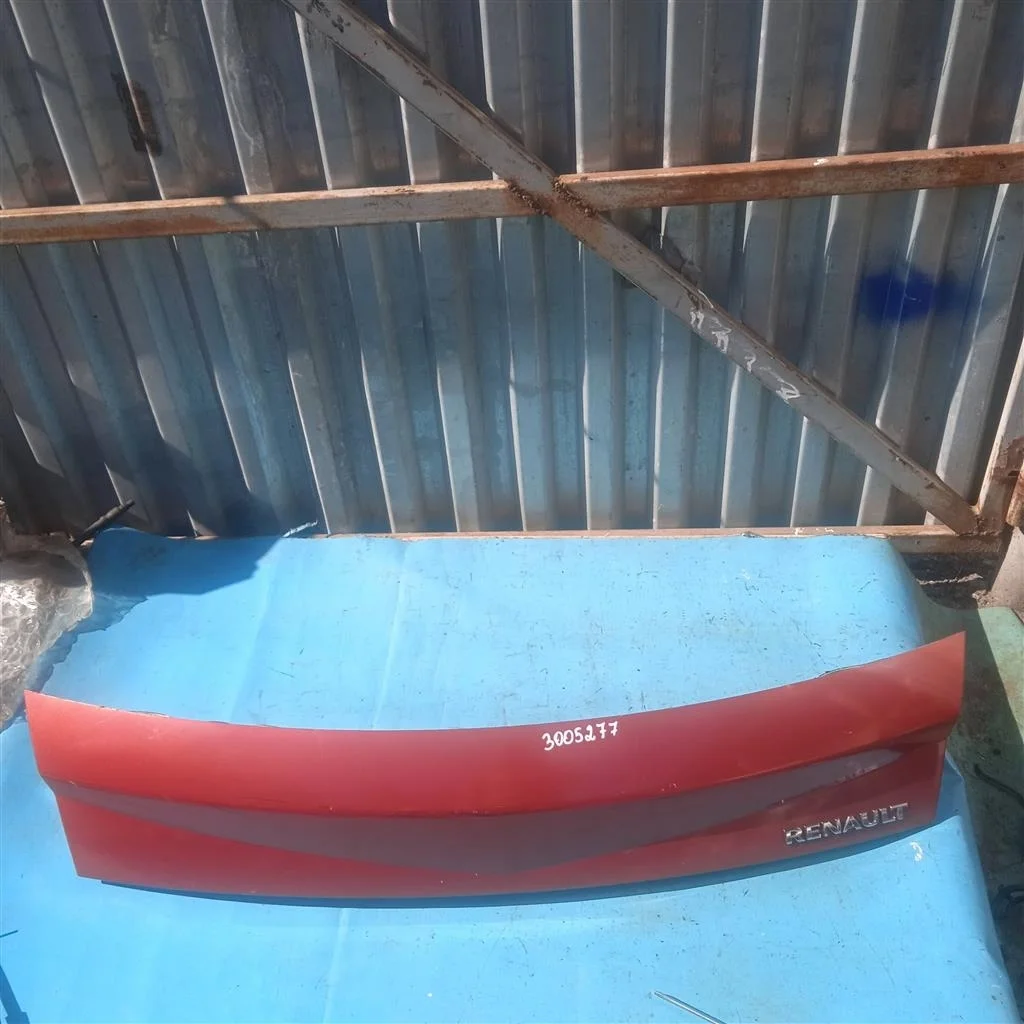 Накладка двери багажника Renault Megane II (2002-