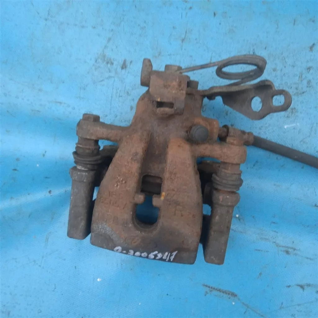 Суппорт тормозной задний правый Ford Mondeo IV (2