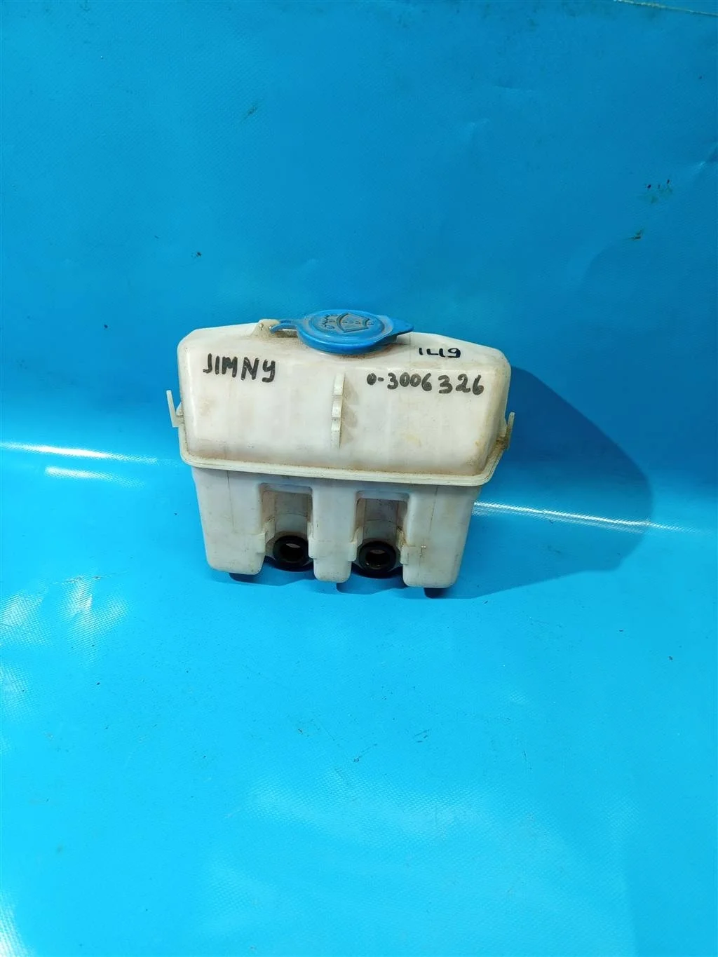 Бачок омывателя лобового стекла Suzuki Jimny (200