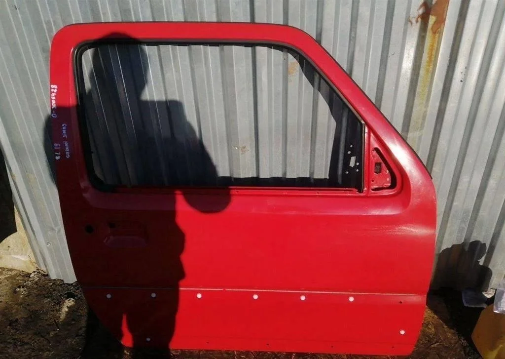 Дверь передняя правая Suzuki Jimny (2005-2012)