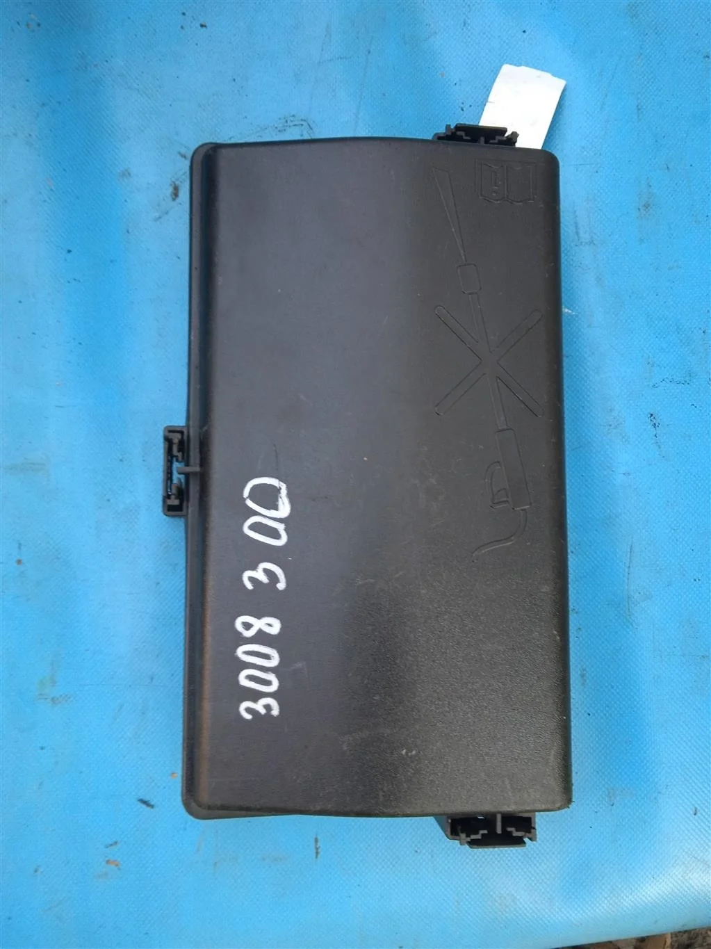 Крышка блока предохранителей Opel  Insignia (2008