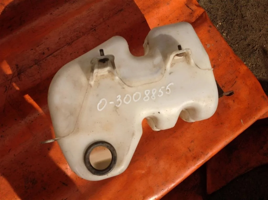 Бачок омывателя лобового стекла Land Rover Discov