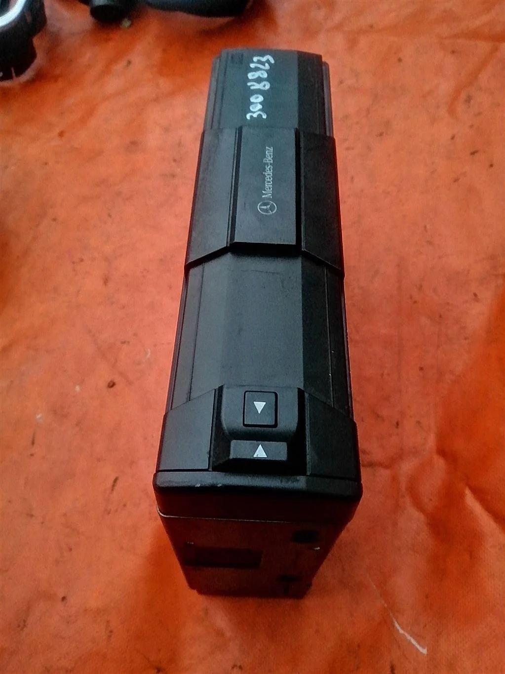 Ченджер компакт дисков Mercedes CLK 320